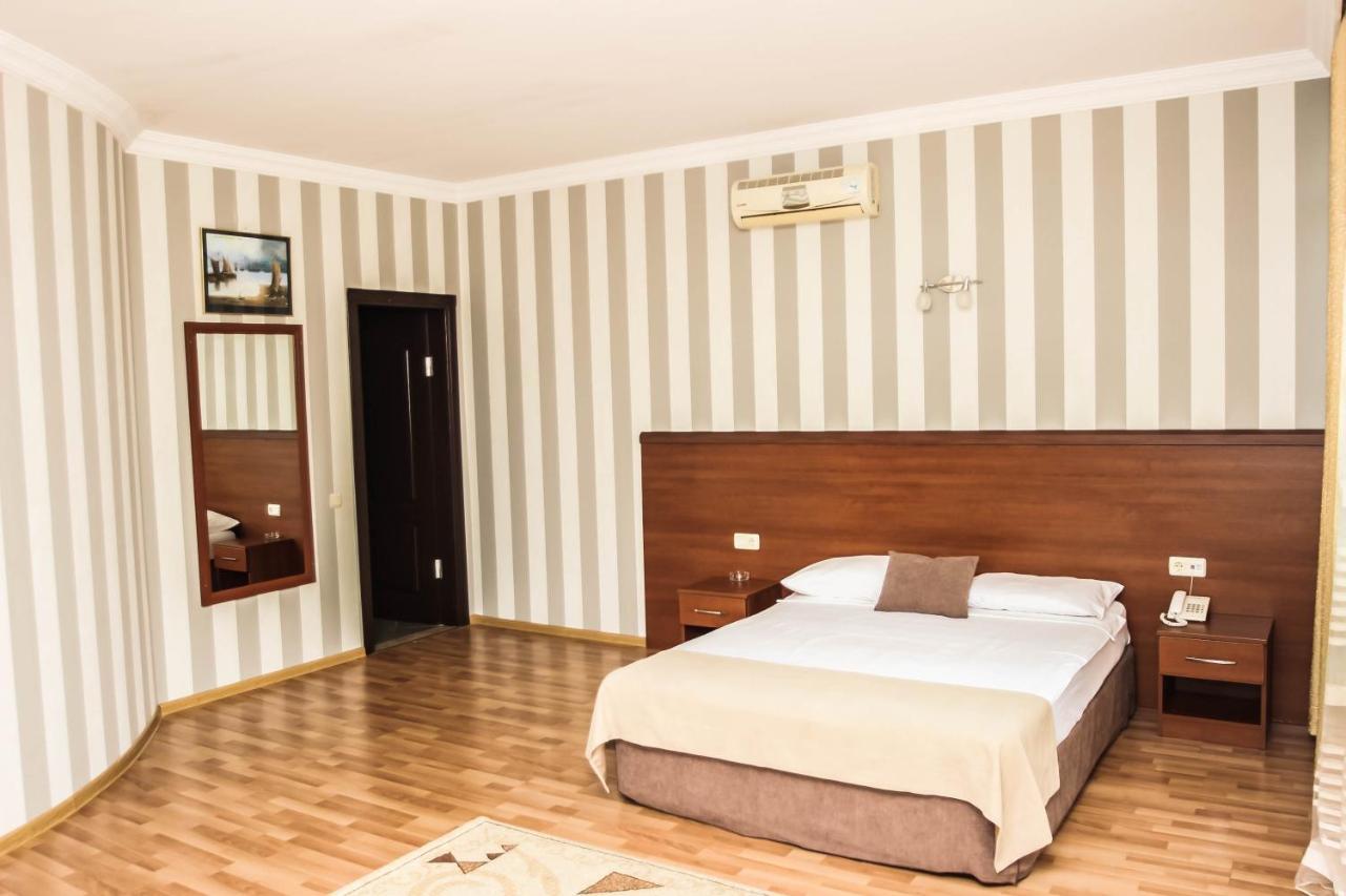 Hotel Istanbul 巴统 外观 照片