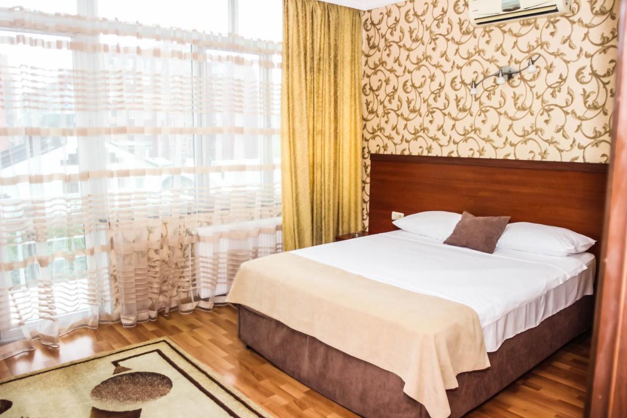 Hotel Istanbul 巴统 外观 照片