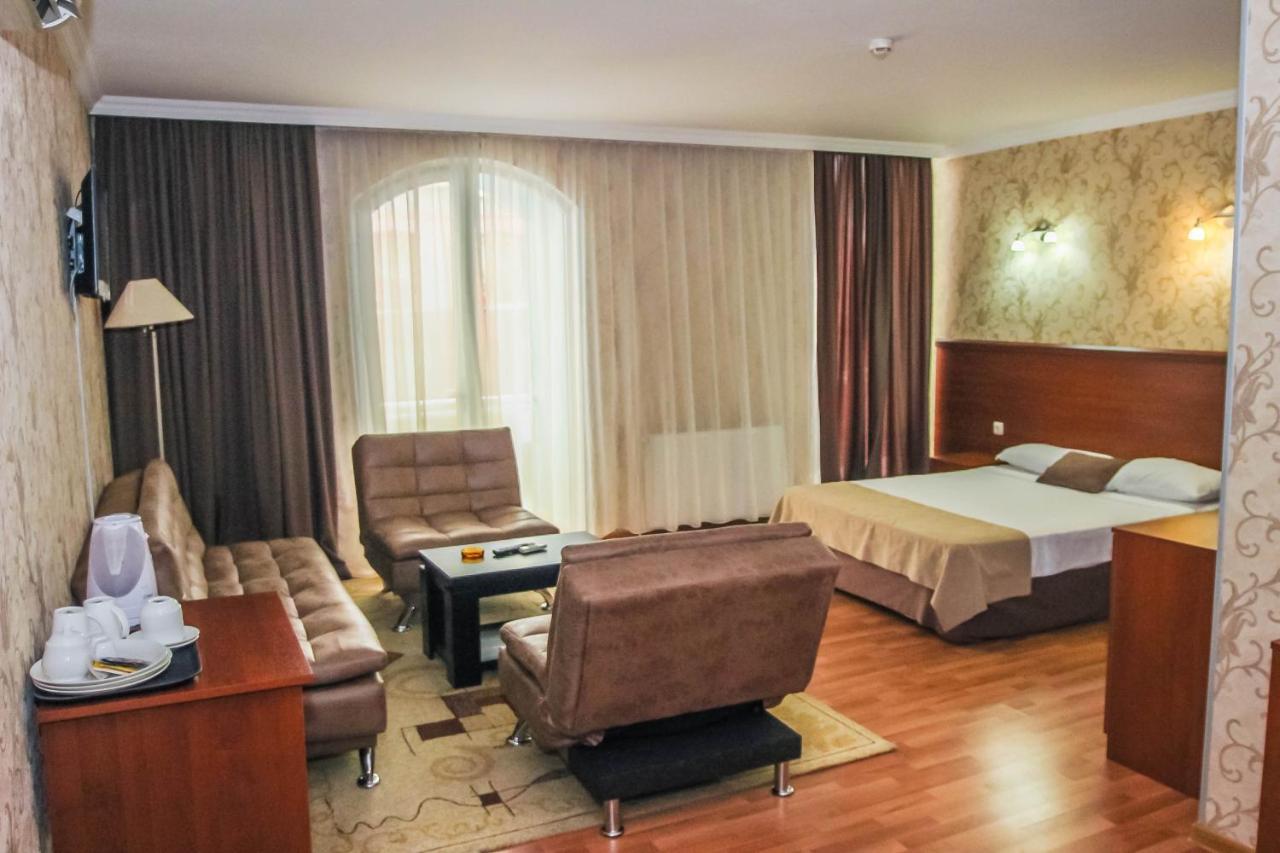 Hotel Istanbul 巴统 外观 照片