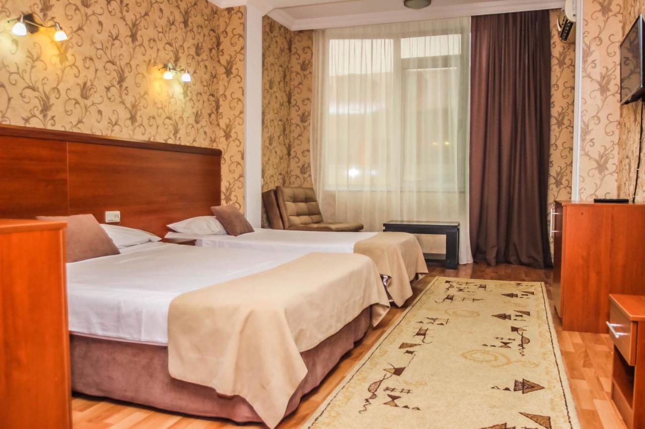 Hotel Istanbul 巴统 外观 照片