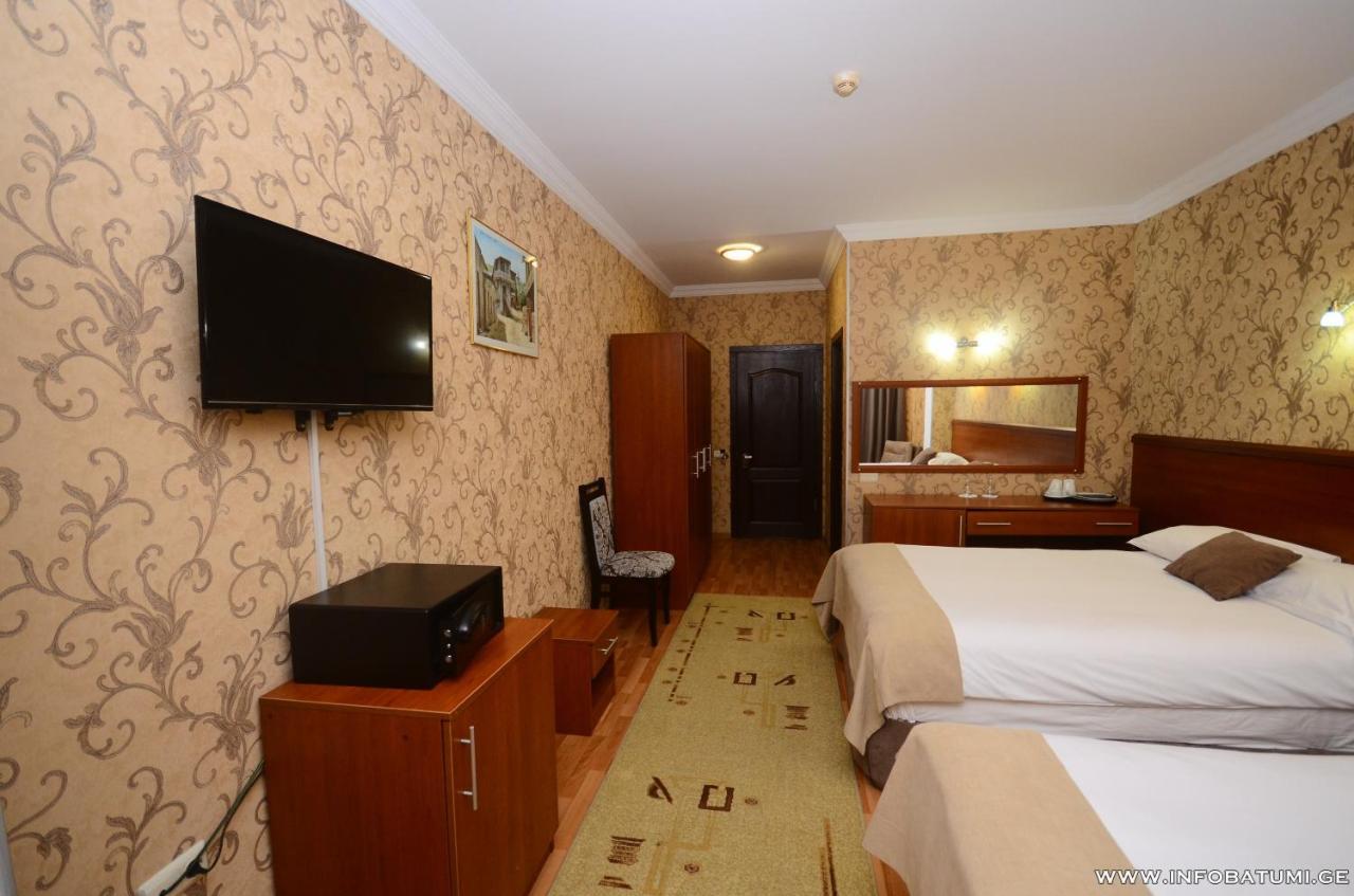 Hotel Istanbul 巴统 外观 照片