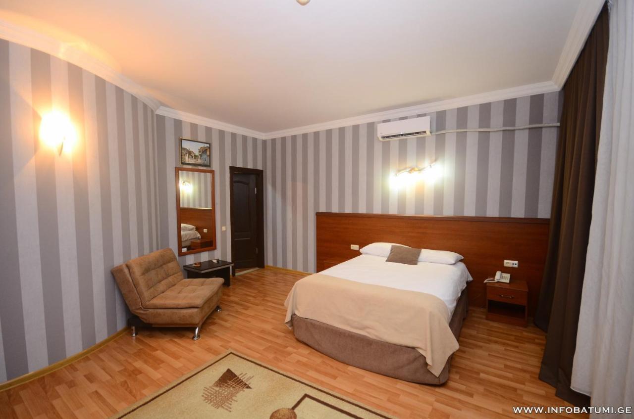 Hotel Istanbul 巴统 外观 照片